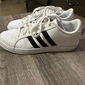 adidas Women's Cloudfoam Advantage Sneakers Size 7